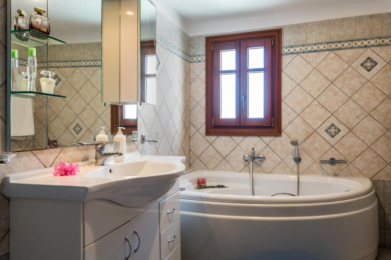 Country Villa Ouranos Skopelos Town Bagian luar foto